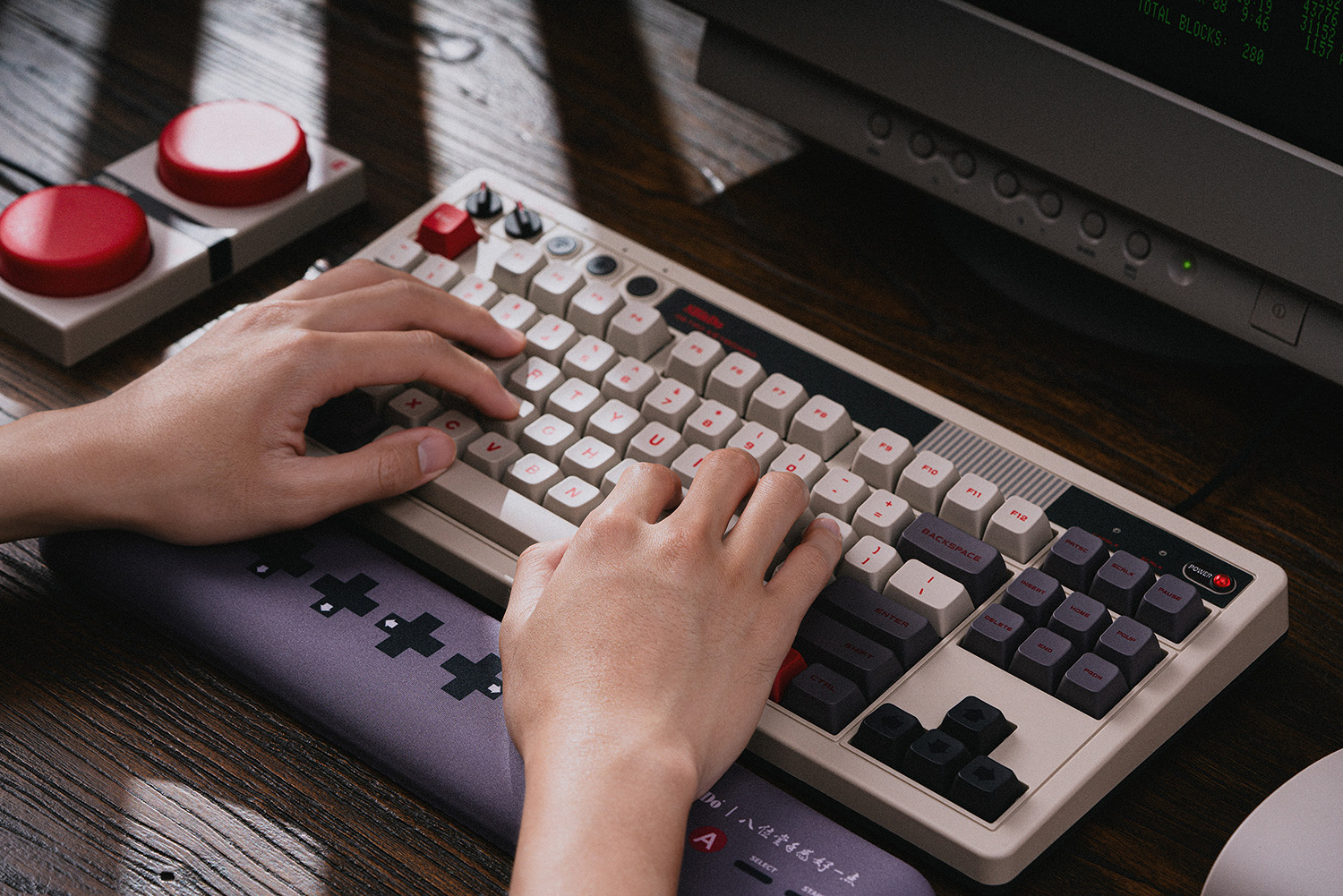 8Bitdo Retro Mechanical Keyboa - đánh giá và giá Retro Gaming Realm
